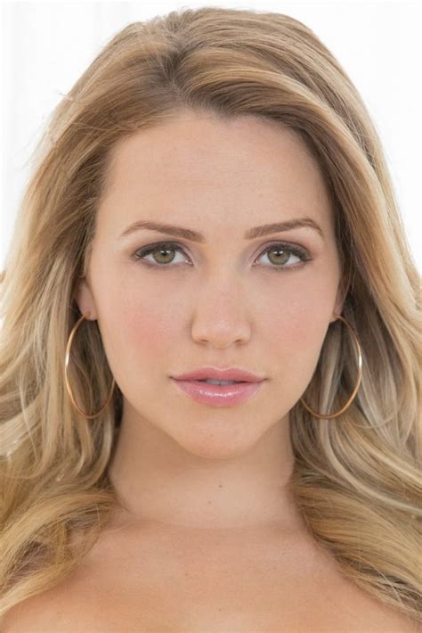 mia malkova nue|Photos XXX Nues de Mia Malkova